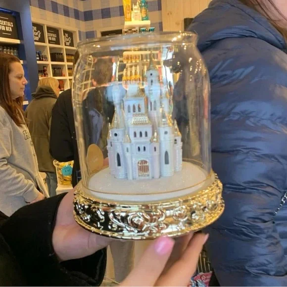 NWT Bath & Body Works Disney Light-Up Castle Cloche 3-Wick Candle Holder - Picture 3 of 3